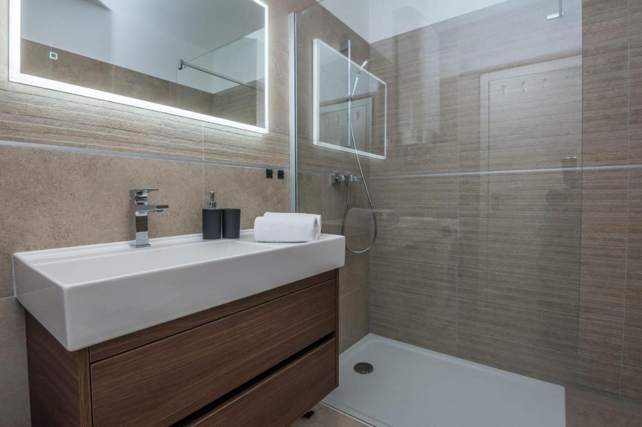 Apartamento Exclusive Apartman Anamarino Zadar Exterior foto